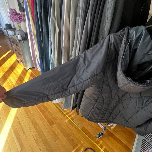 Women's LL Bean Jacket - Picture 4 of 10
